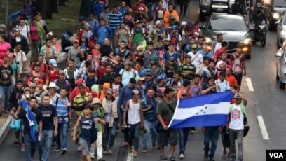 De Honduras a EU sale nueva caravana con cientos de migrantes